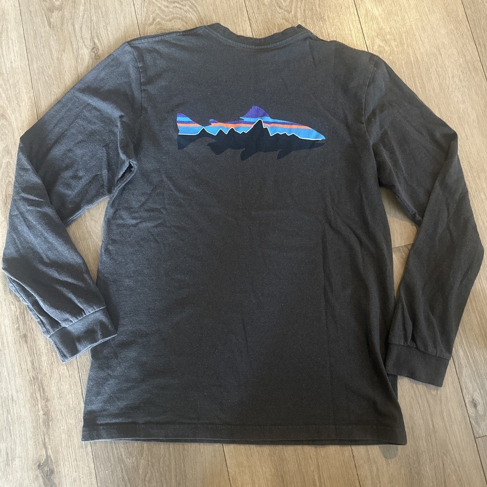 Patagonia Fitz Roy Trout Long Sleeve Gray T-Shirt Mens Small Outdoor Preowned